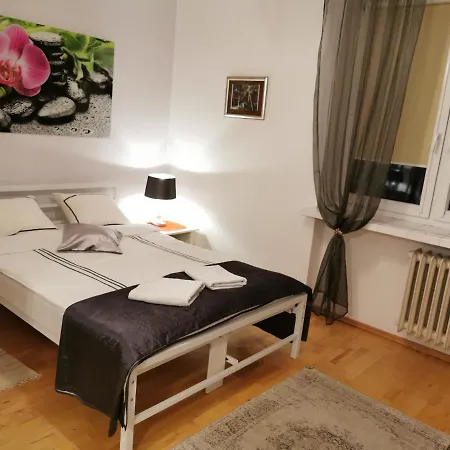 Apartamento Klimatyczna Kawalerka W Centrum Warszawy *