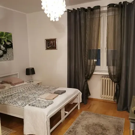 Apartment Klimatyczna Kawalerka W Centrum Warszawy *